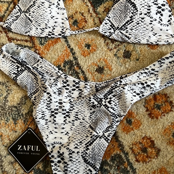 NWT Zaful String Triangle Bikini - Picture 4 of 6